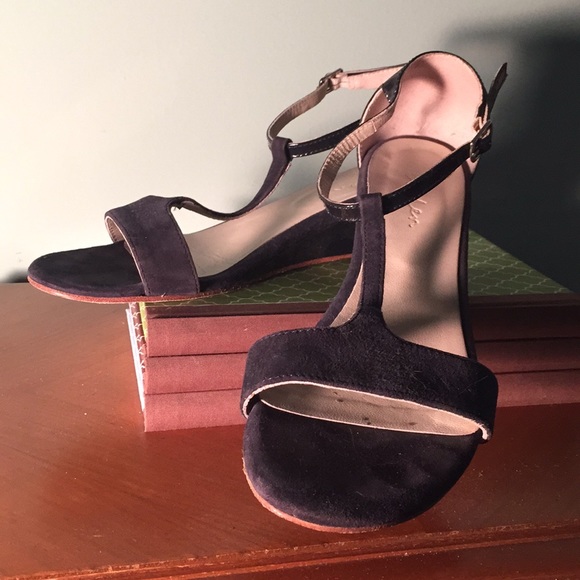 boden navy sandals